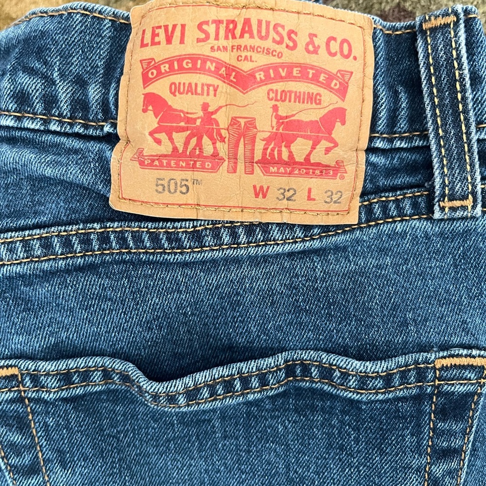 Levi's Relaxed Fit Blue Jeans 505 32x32
